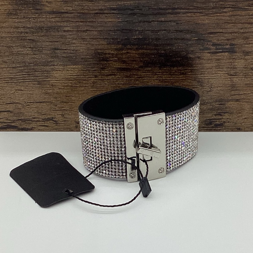 802. Silver & Diamond Turn Key Closure Bracelet Cuff